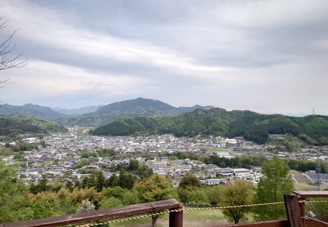 しもにたほたる山公園