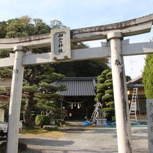 丸の内和霊神社を名乗っています。