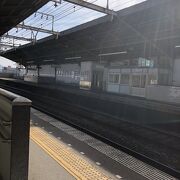 大阪から三重県までの長い路線。