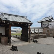 枡形から見た橋爪一の門