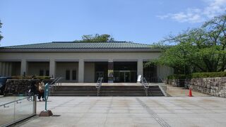 石川県立美術館