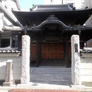 浅草の元浅草にある寺院です。