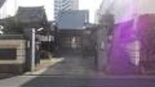 浅草の元浅草にあります。