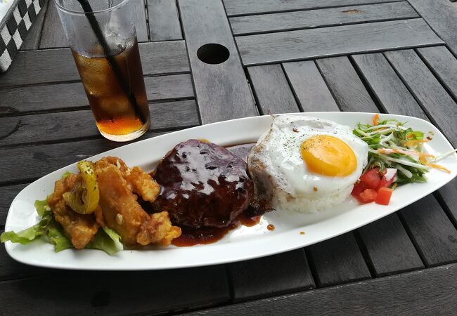 ビーチ横の素敵ロケーション