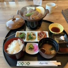 大吉グリル牧場で食べた、近江牛の陶板焼き