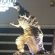 シンゴジラ像