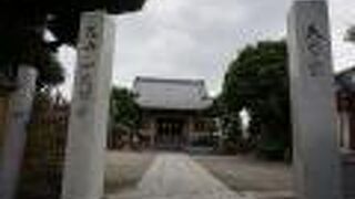 浮世絵の二世歌川豊国の墓