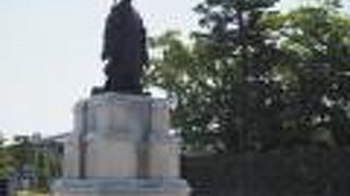 内堀に囲まれた