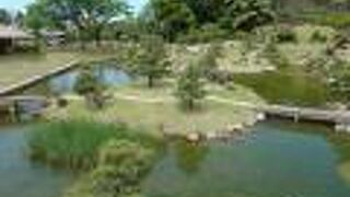 立体的な構成の庭園