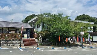 東大寺に隣接した商業施設