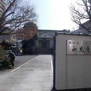 浅草の寿にある寺の一つです。