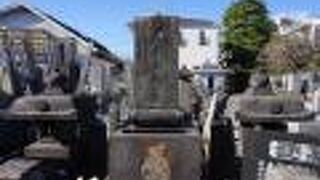 文化文政期に活躍した十返舎一九らと並ぶ滑稽本の作者