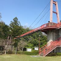 道の駅茶倉駅まで人道橋吊橋で結ばれています
