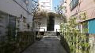 浅草の中の西浅草にある寺の中の一つです。