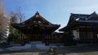 仙台藩主伊達綱村の生母、三沢初子が開基となり創建