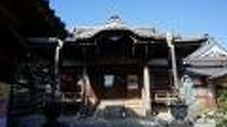 門前に不動明王（区指定有形文化財）にかかる説明板