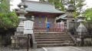 歴史感のある小さなお堂