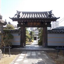 山門の様子です。