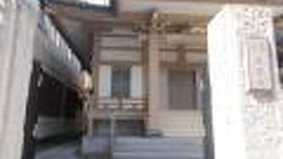 上野の東上野の中にある寺の一つです。