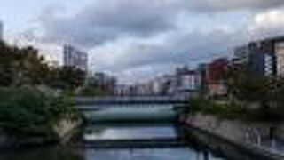 東中洲と川端商店街を結ぶ橋