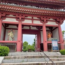 四天王寺の東側の門