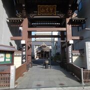 かつては隣の鷲神社と一緒でした。