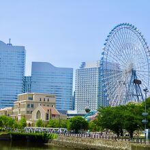 海側からの夜景も素敵