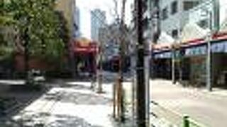 もんじゃ店が多い商店街