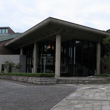 こちらが玄関です