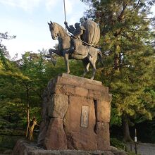 夕方来ると夕陽があたって良い感じです。