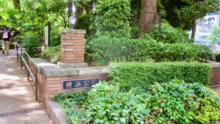 横浜スタジアムがある