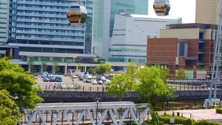 JR桜木町駅から新港地区を結ぶ