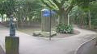 綺麗な色の湧き水