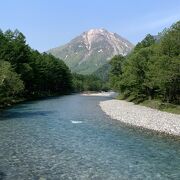 河童橋からも大正池から見える焼岳