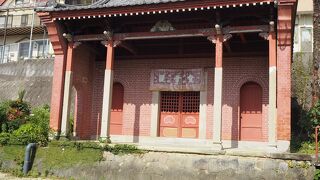 観音菩薩像があり