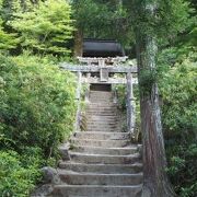 紅葉谷公園のなかにある古い神社