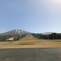 本館は安比スキー場の真ん前に建つ