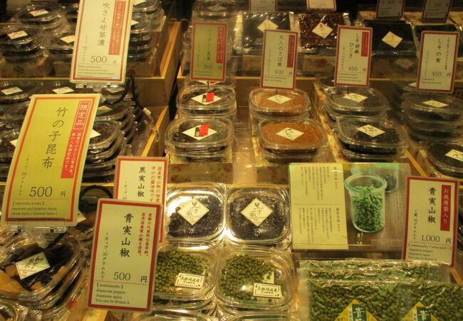 錦市場にある昆布やつくだ煮のお店です