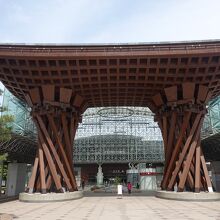 金沢駅前