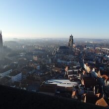 最上階からは世界遺産の歴史地区も一望のもと