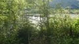 四万十川の沈下橋巡り遊覧船もでる高瀬沈下橋