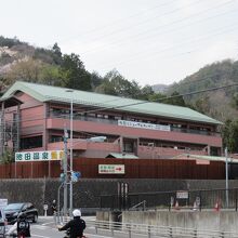 此方はメインの日帰り温泉施設