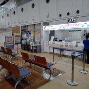 天草-福岡間等を4往復している、山中の空港でした
