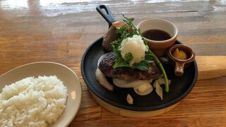 安定のつばめグリル。手作りのきちんとした味がします。