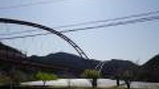 工事中止路線の橋脚を再利用 （夢のかけ橋）