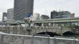 御堂筋にある趣ある橋