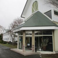 瀟洒な白いホテル