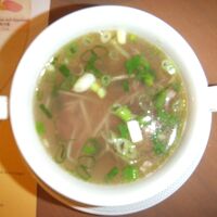 朝食ビュッフェの牛肉スープ