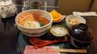 夜の定食はお得