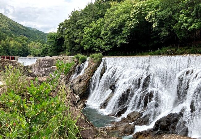 長篠堰堤余水吐